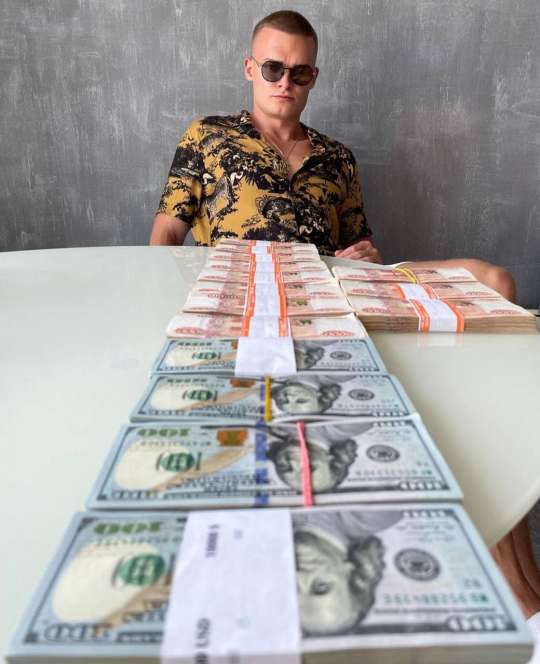 У криптовалютного миллионера из России отобрали почти $300 000 во время отдыха на Бали (ВИДЕО)