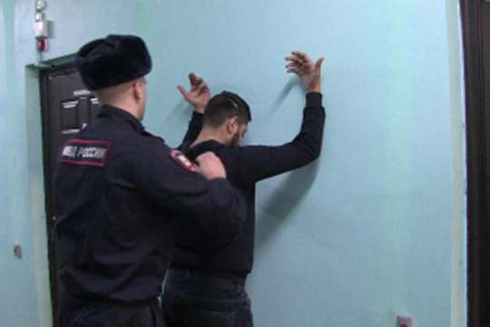 В Екатеринбурге задержали гопника, отбиравшего деньги у студентов неспортивного вида