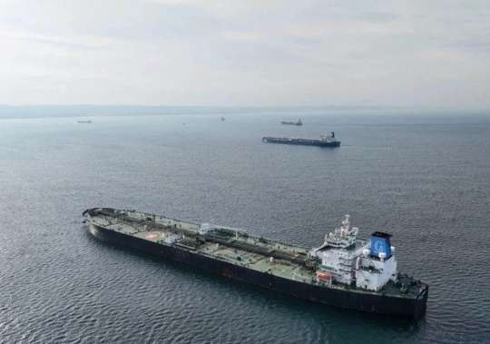 Тайфун «Гаэми» вызвал крушение грузовых судов 