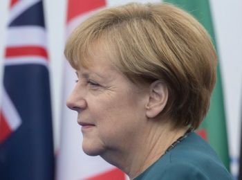 британия обвинила меркель в расколе европы из-за референдума в греции