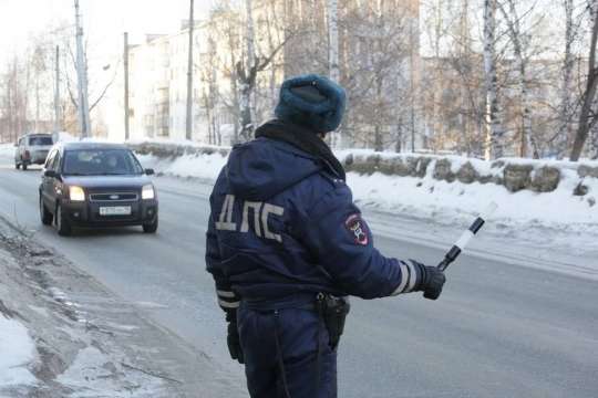 В Петербурге суд оправдал владельца транспортных средств, который давал взятки сотруднику ГИБДД
