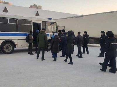 настроение не новогоднее: в екатеринбурге задержали 15 мигрантов, которые не стали на воинский учет